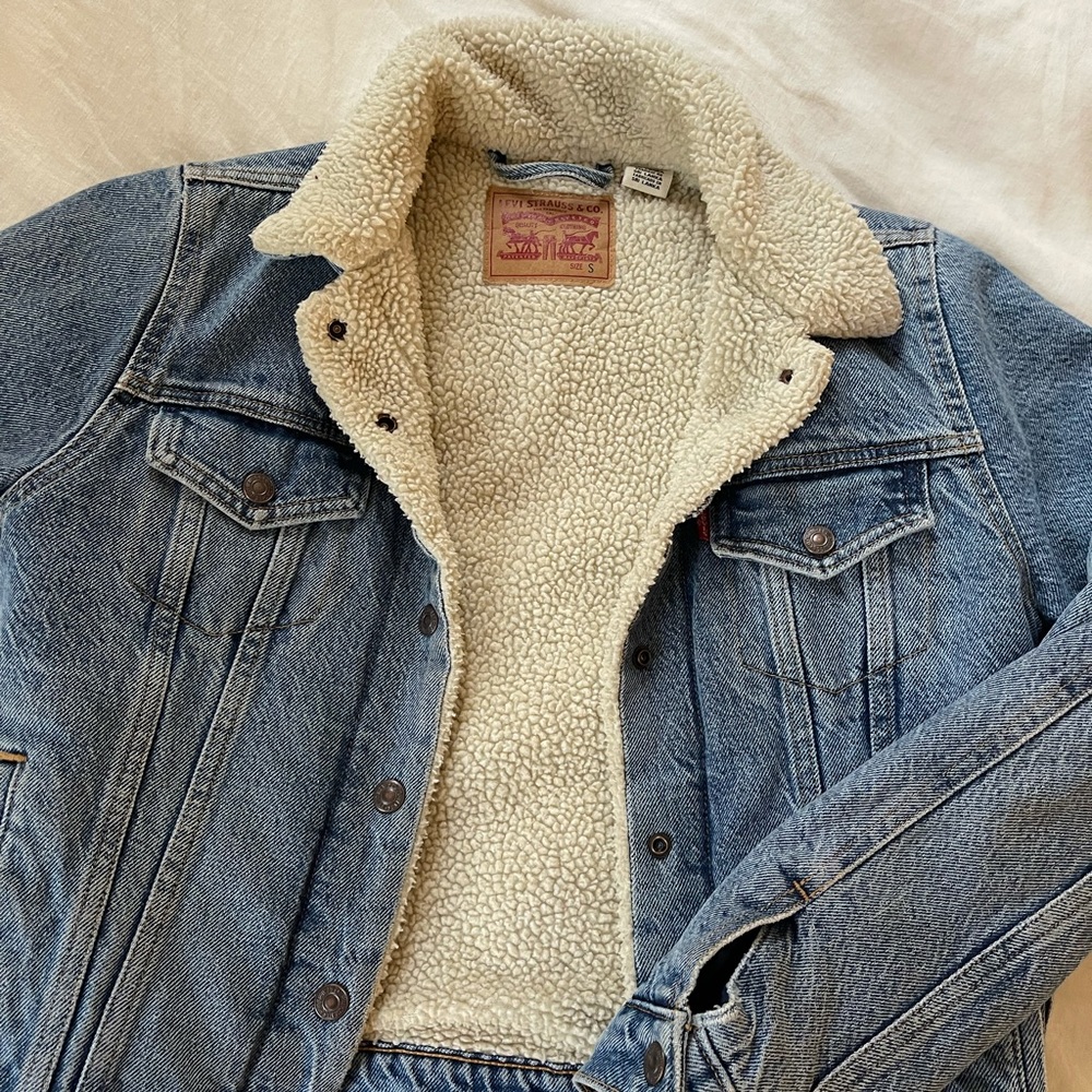 LEVIS DENIM JACKET